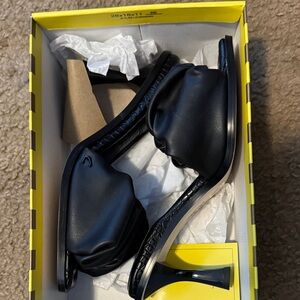 Circus by Sam Edelman Black Sandals